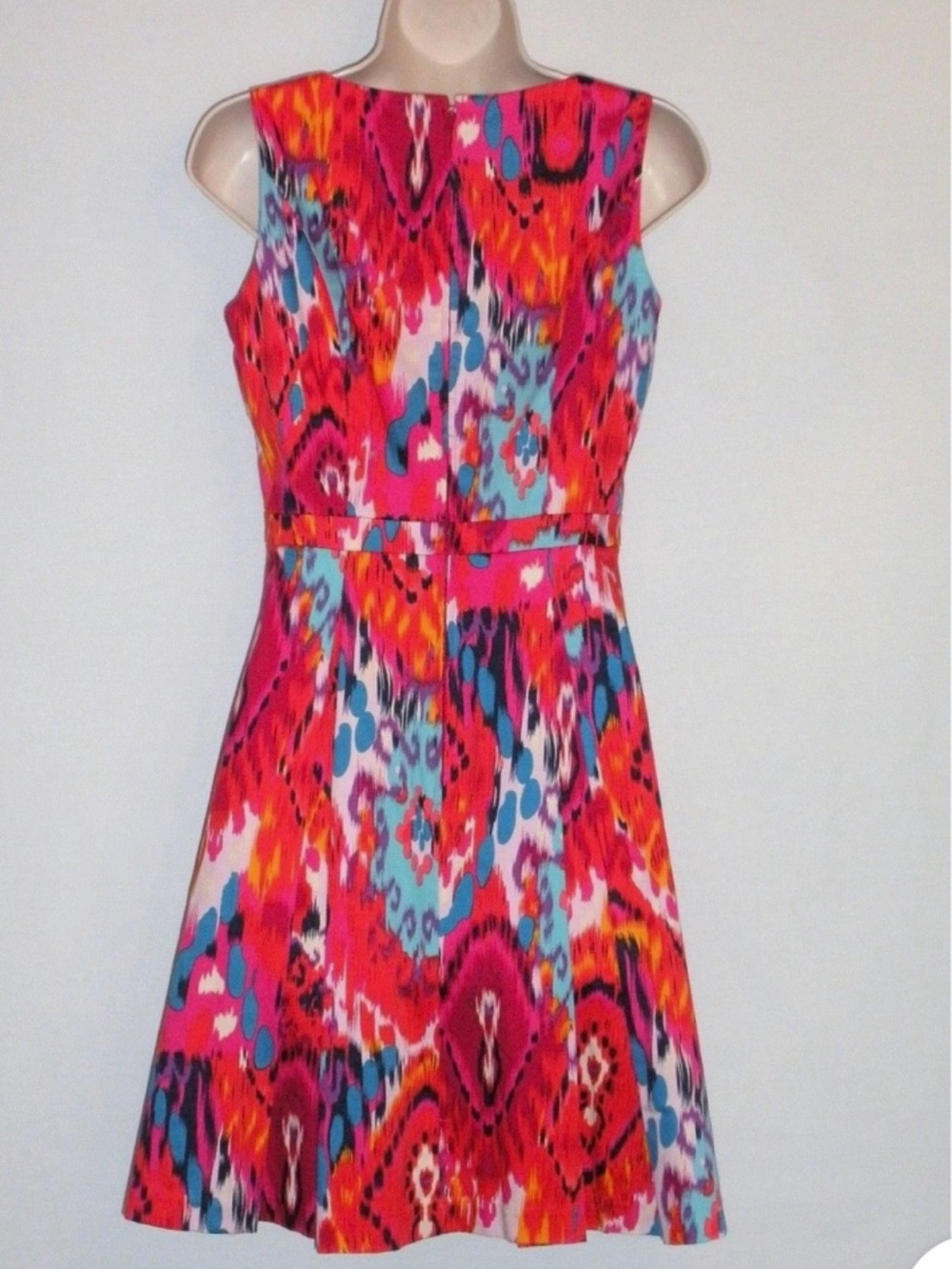 ⭐️HP⭐️ BADGLEY MISCHKA Sleeveless Party Dress. Vibrant Ikat Pattern.Sewn-in Belt - Picture 2 of 11